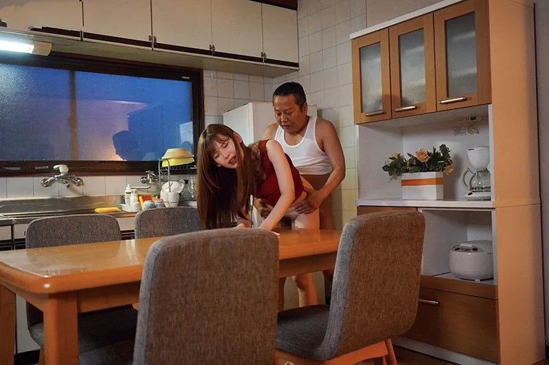 Con gái bị Người chồng mới của má xxx mỗi ngày, cho dù đã có người yêu